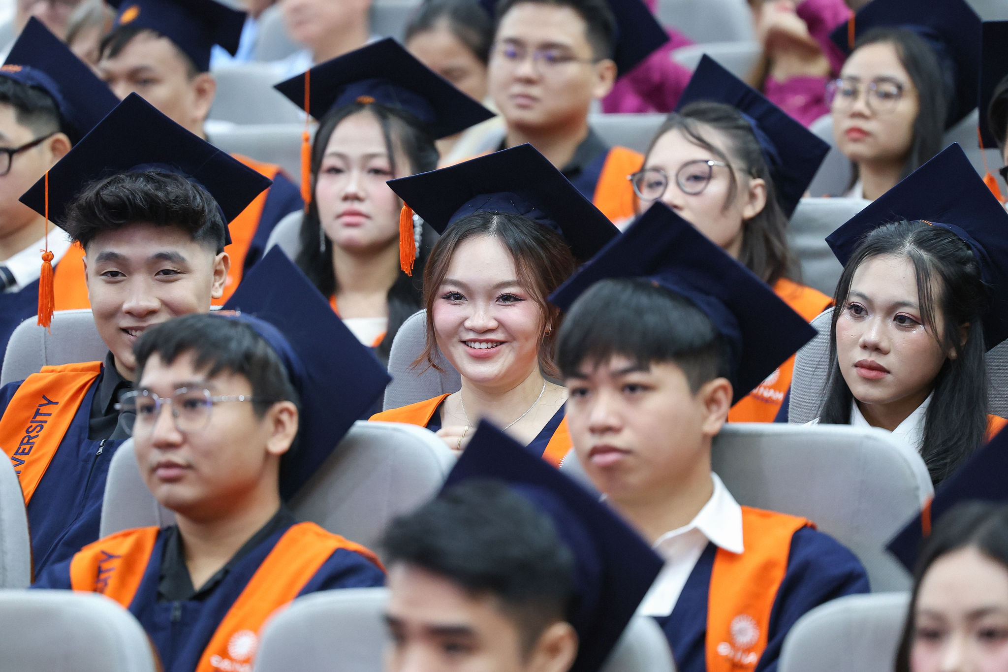 Nụ cười rạng rỡ của sinh viên trong Lễ tốt nghiệp