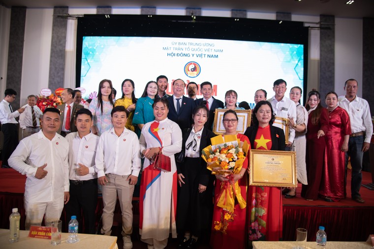 Hội Đông y Việt Nam: 80 năm bảo tồn và phát huy "báu vật" tri thức dân tộc ảnh 9