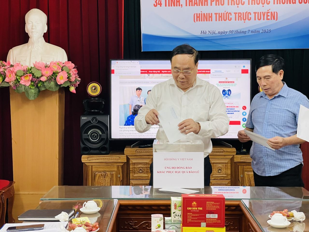 Hội Đông y Việt Nam chung sức đồng lòng hướng về đồng bào vùng lũ