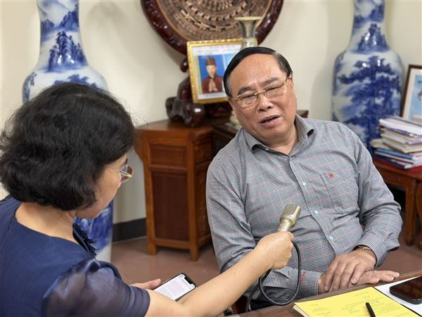 Suýt hỏng gan vì mua thuốc đông y theo quảng cáo trên mạng xã hội