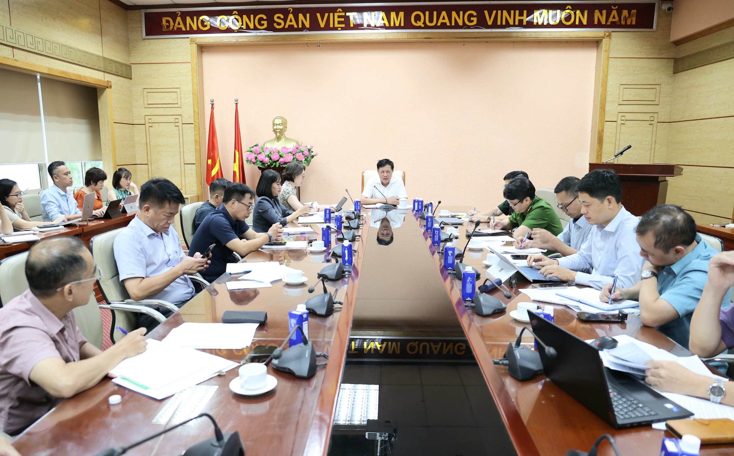 Xây dựng Luật An toàn thực phẩm (sửa đổi) để giải quyết kịp thời các hạn chế, bất cập của thực tiễn