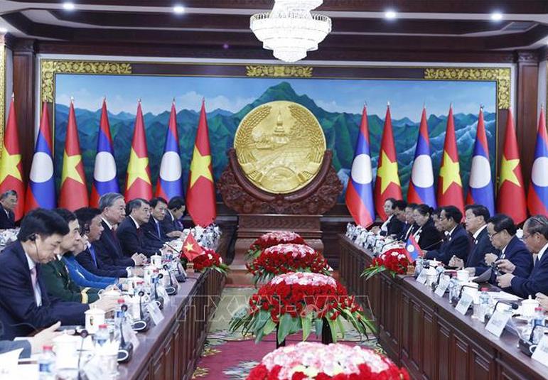 Bổ sung nội hàm mới cho quan hệ Việt Nam - Lào với 16 chữ vàng