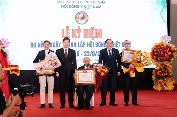 GIỮ GÌN TINH HOA, BỒI ĐẮP Y ĐỨC, ĐƯA ĐÔNG Y VIỆT NAM VƯƠN TẦM TRONG KỶ NGUYÊN MỚI