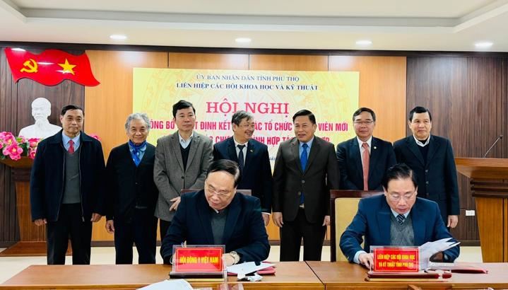 Hội Đông y Việt Nam ký kết hợp tác với Liên hiệp các Hội Khoa học và Kỹ thuật tỉnh Phú Thọ
