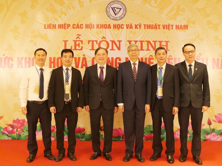 [Trực tiếp] Lễ tôn vinh 135 trí thức khoa học & công nghệ tiêu biểu năm 2024