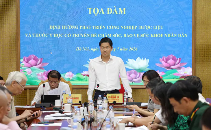 Hoàn thiện chính sách, phát triển công nghiệp dược liệu hiện đại để đưa YHCT thành một trong những trụ cột của hệ thống y tế
